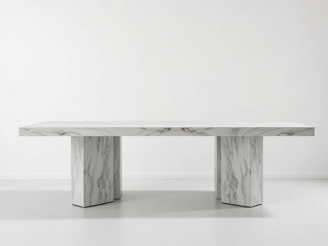 Marmorbord Stellan tillverkat av Carraramarmor